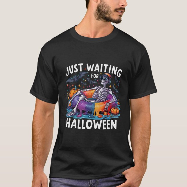 T-shirt Juste En Attendant La Saison Éffrayante D'Hallowee (Devant)