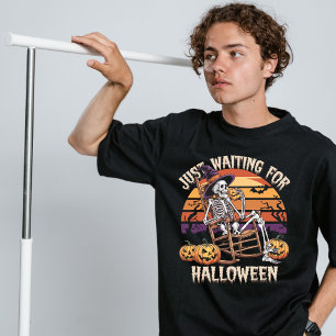 T-shirt Juste en attente d'halloween