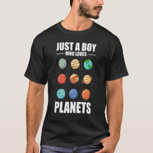 T-shirt Juste un garçon qui aime les planètes la planète l