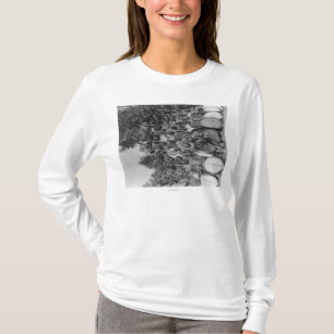 T-shirt Kavirondos avec les lances et la photographie de