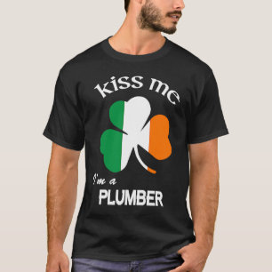 T-shirt Kiss Me Je suis un Plumber Shamrock St Patrick's D