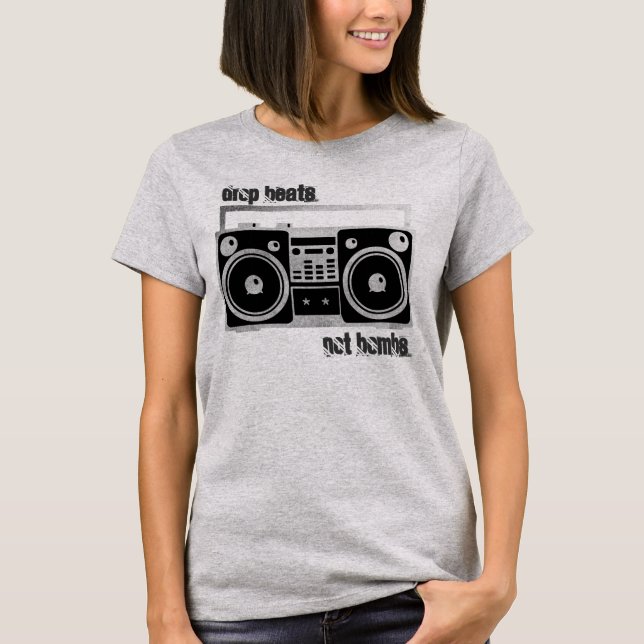 T-shirt La baisse bat pas la chemise de boombox de bombes (Devant)