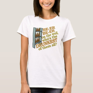 T-shirt La bière drôle sur le mur