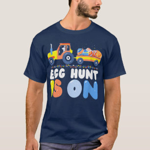 T-shirt La Chasse Aux Oeufs Est Sur Bunny Tractor Panier C