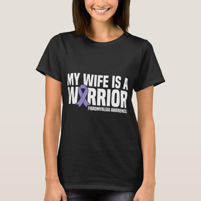 T-shirt La Femme Est Un Guerrier Sensibilisation À La Fibr (Devant)