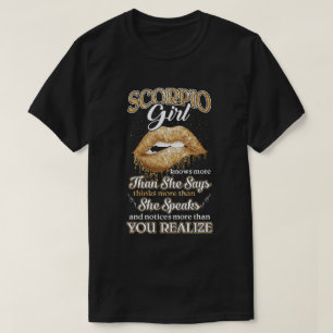 T-shirt La Fille Scorpio En Sait Plus Qu'Elle Ne Dit La Nu