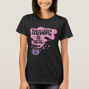 T-shirt La magie est réelle Chaudron Chauve-souris Étoiles