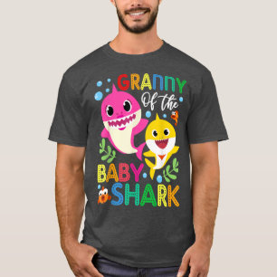 T-shirt La Mamie Du Requin D'Anniversaire Célébrent Ensemb
