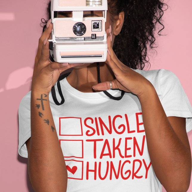 T-shirt La Saint-Valentin est stupide (Créateur téléchargé)