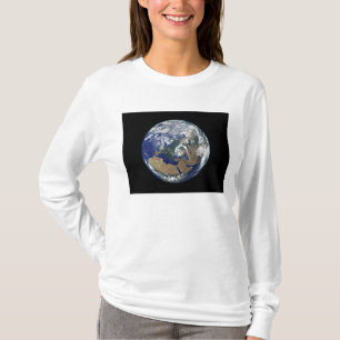 T-shirt La terre entièrement allumée portée sur l'Europ