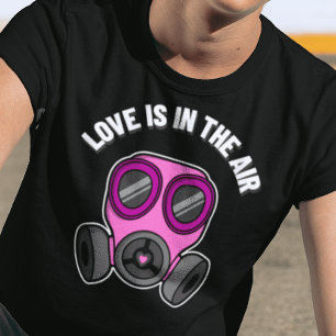 T-shirt L'Amour Est Dans La Chemise Du Masque Au Gaz Aérie
