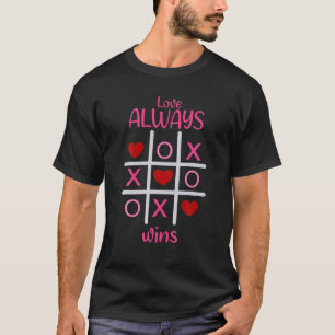 T-shirt L'amour gagne toujours Tic-Tac-Toe Coeur Rouge Sai