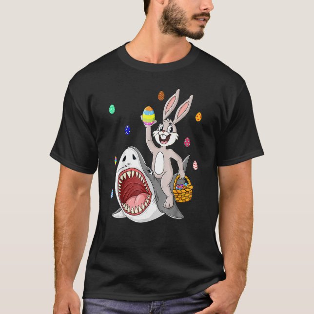 T-shirt Lapin de Pâques équitation Requin Drôle OEufs Pani (Devant)