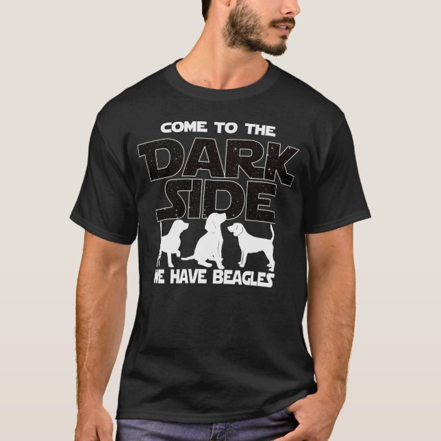 T-shirt Le beagle viennent au côté en noir (Devant)