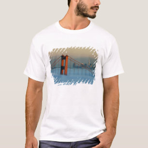 T-shirt Le brouillard se répand dans la baie de San Franci
