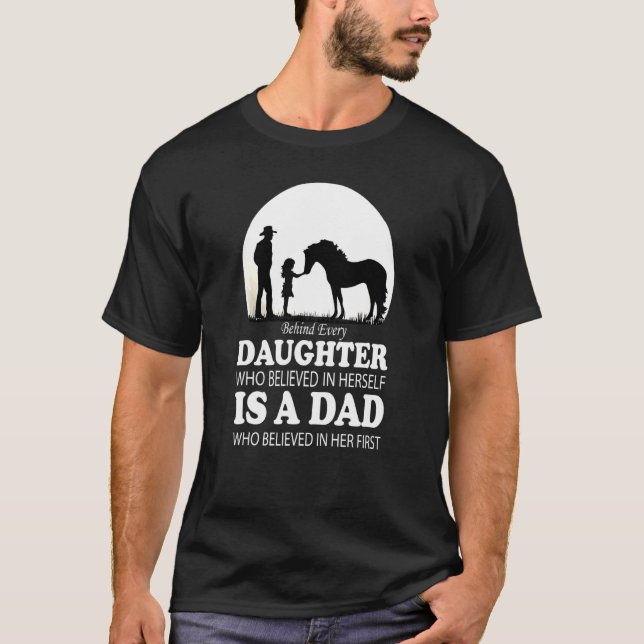 T-shirt Le Cheval Croyant En Lui-Même Est Un Père (Devant)