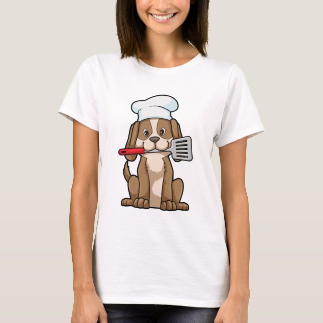 T-shirt Le chien cuisinier avec le casquette et la spatule (Devant)