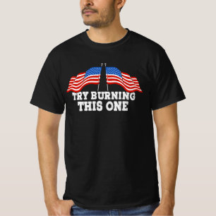 T-shirt Le Drapeau Américain Essaie De Brûler Cette Da Ind