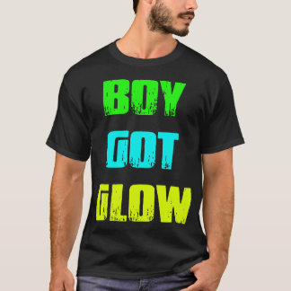 T-shirt Le garçon a obtenu à chemise de partie de lueur