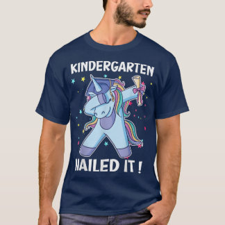 T-shirt Le jardin d'enfants l'a cloué Dabbing Unicorn Grad