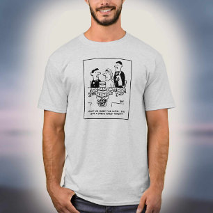 T-shirt Le marié a une allumette de fléchettes pour assist