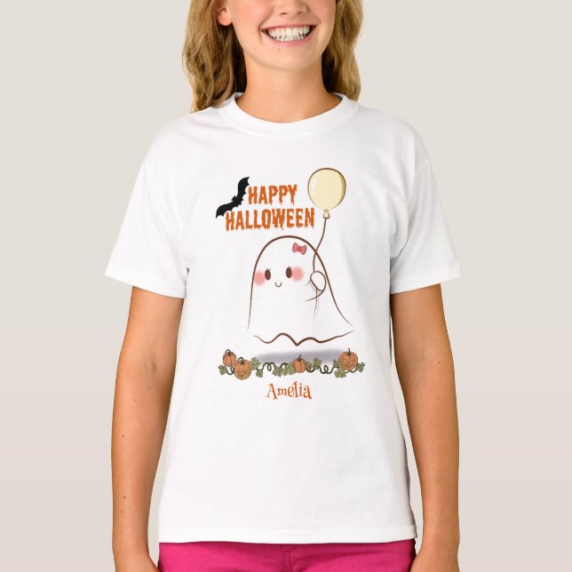 T-shirt Le mignon fantôme d'Halloween portant le nom d'une (Devant)