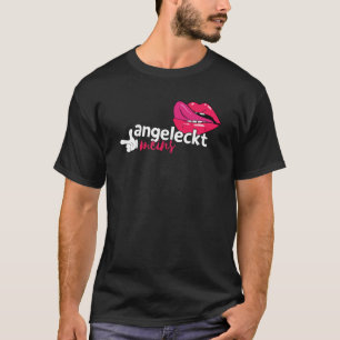 T-shirt Le partenaire regarde la bouche de couple avec la