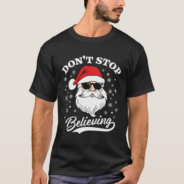 T-shirt Le Père Noël Ne Cesse Pas De Croire Au Pyjama (Devant)