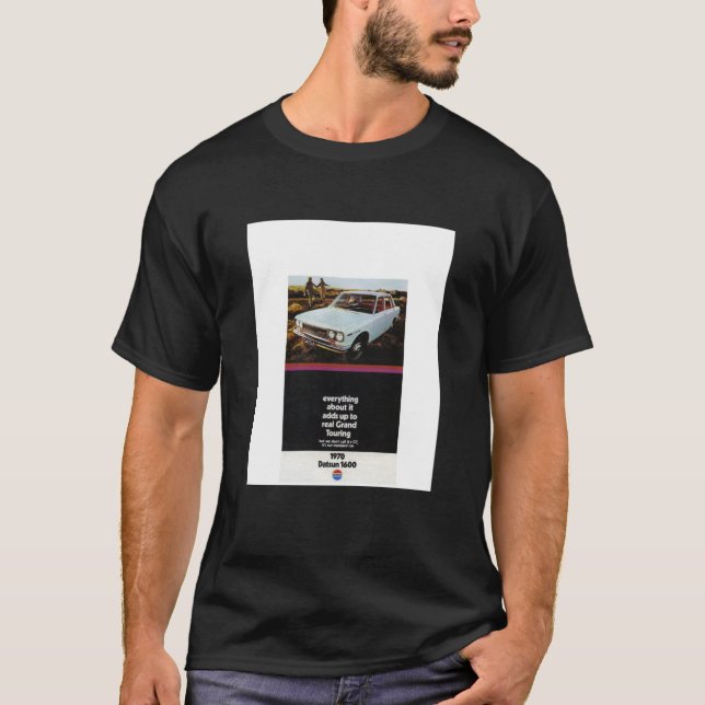 T-shirt Le puissant Datsun 1600 Graphique (Devant)