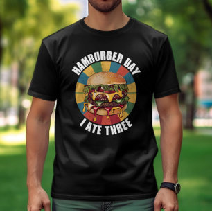 T-shirt Le puissant hamburger sur une plaque