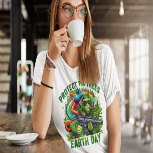 T-shirt Le singe espiègle et le pistolet arc-en-ciel