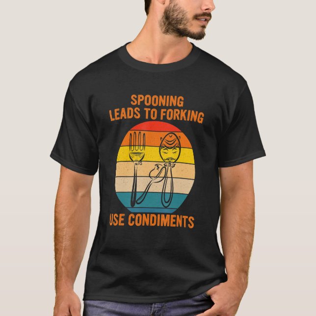T-shirt Le Spooning Conduit À L'Utilisation De La Forme Co (Devant)