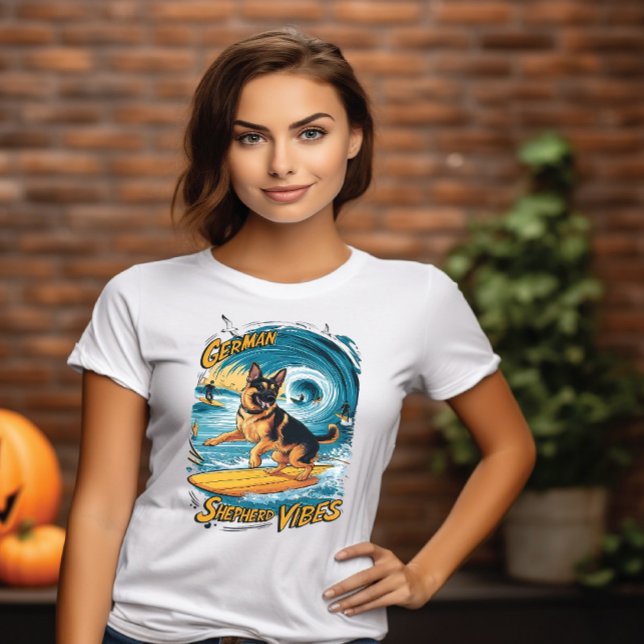T-shirt Le surf berger allemand (Créateur téléchargé)