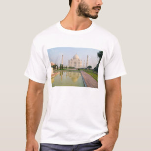 T-shirt Le Taj Mahal paisible et calme au lever du soleil,