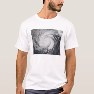 T-shirt Le typhon Faxai dans l'ouest de l'océan Pacifique