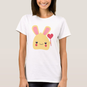 T-shirt Le visage de lapin doux tenant un coeur sur un bât