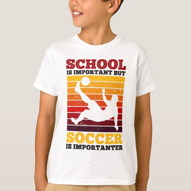 T-shirt L'École Est Importante, Mais Le Football Est Impor (Devant)