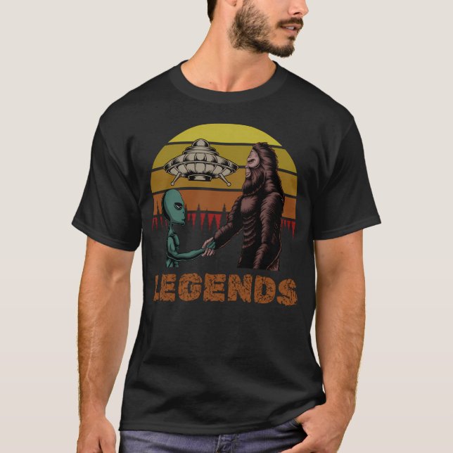 T-shirt Légendes rétro Alien Sasquatch (Devant)