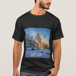 T-shirt L'église Saint-Pierre en hiver à Riga, Lettonie