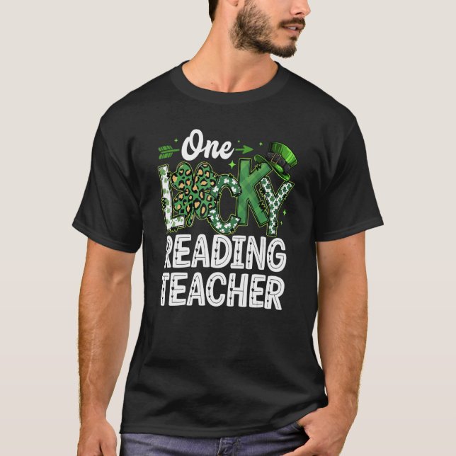 T-shirt Leopard Shamrock One Lucky Reading Teacher St. Pat (Devant)