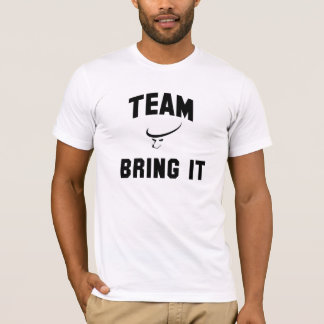 T-shirt L'équipe des hommes lui apportent la chemise