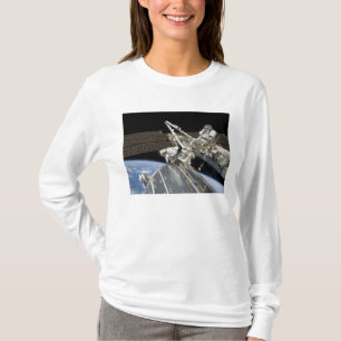 T-shirt Les astronautes effectuent une série de tâches