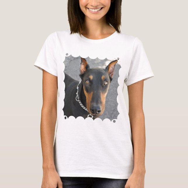 T-shirt Les dames de Pinscher de dobermann ont adapté le (Devant)