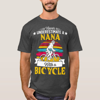 T-shirt Les Femmes Ne Sous-Estiment Jamais Une Nana Avec U