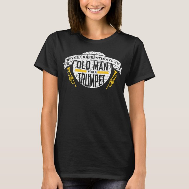 T-shirt Les Hommes Ne Sous-Estiment Jamais Un Vieux Homme  (Devant)