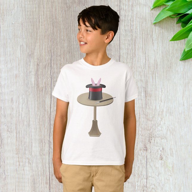 T-shirt Les Magiciens Rabbit Dans Un Casquette (Créateur téléchargé)