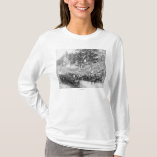 T-shirt Les militaires dans les rangées photographient à