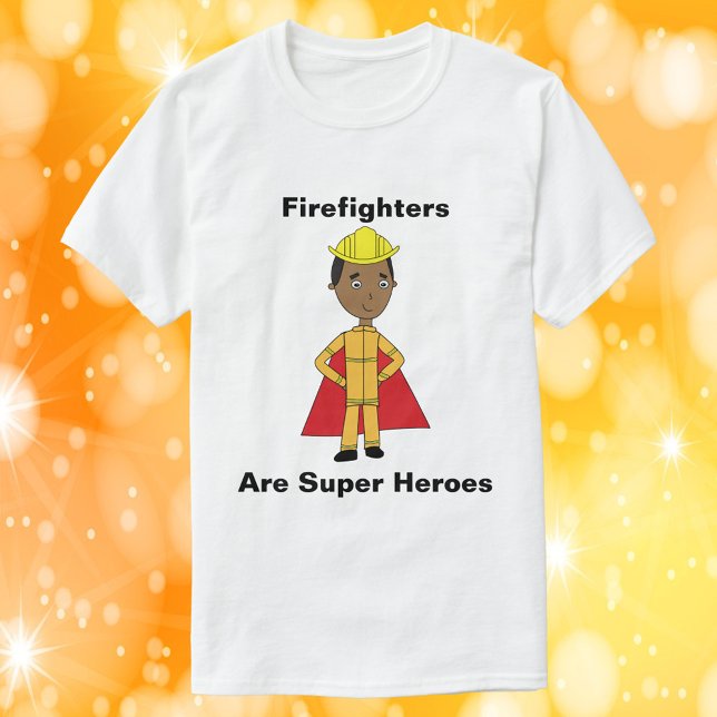 T-shirt Les pompiers sont de super héros noirs (A shirt featuring a black firefighter and the text Firefighters Are Super Heroes)
