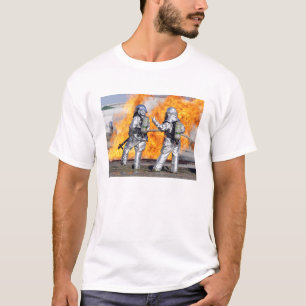 T-shirt Les sapeurs-pompiers luttent un feu simulé