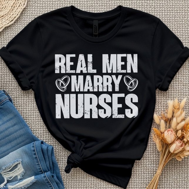 T-shirt Les vrais hommes épouser les infirmières pédiatriq (Créateur téléchargé)